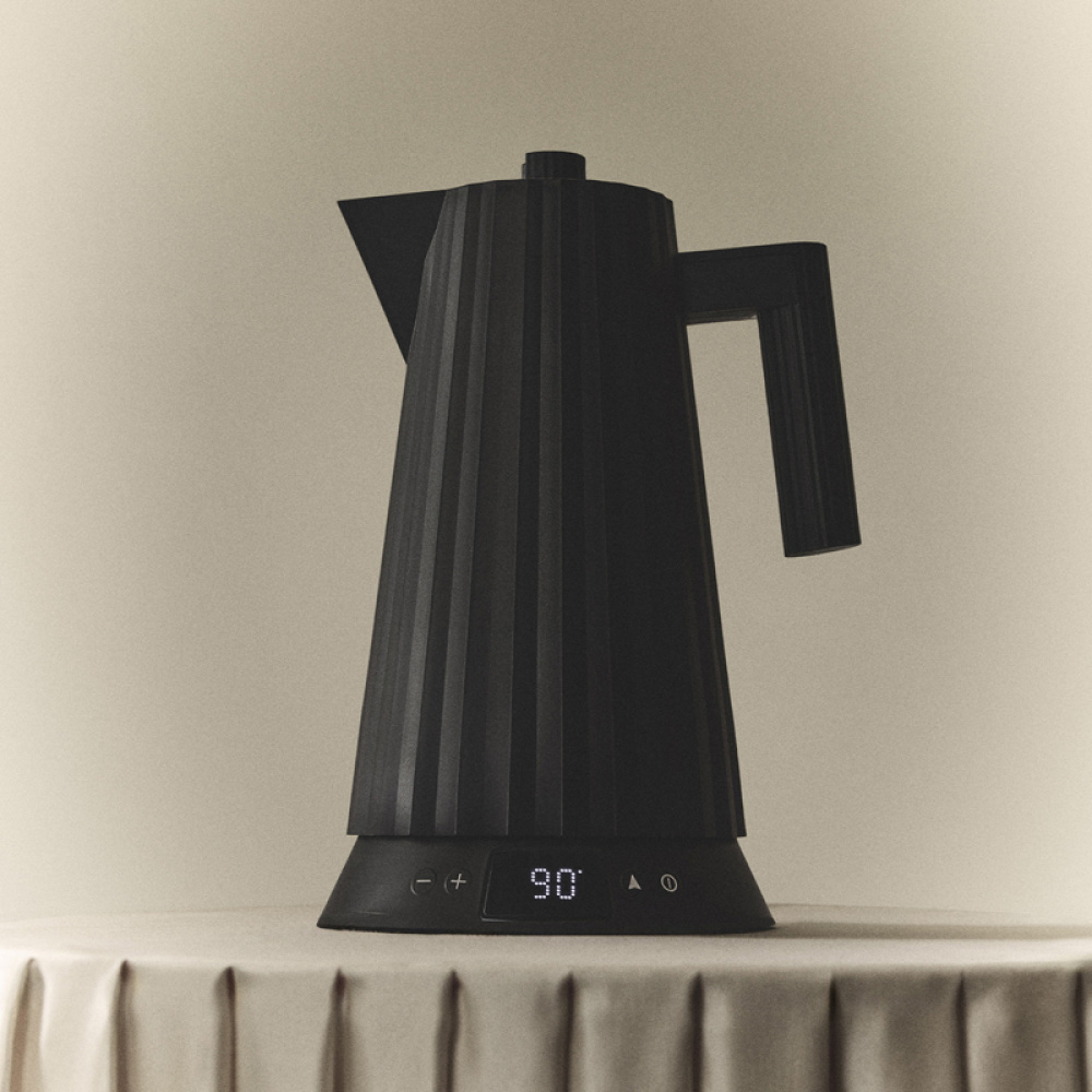 alessi plissé vedenkeitin elektronisella lämpömittarilla, musta 1,7l